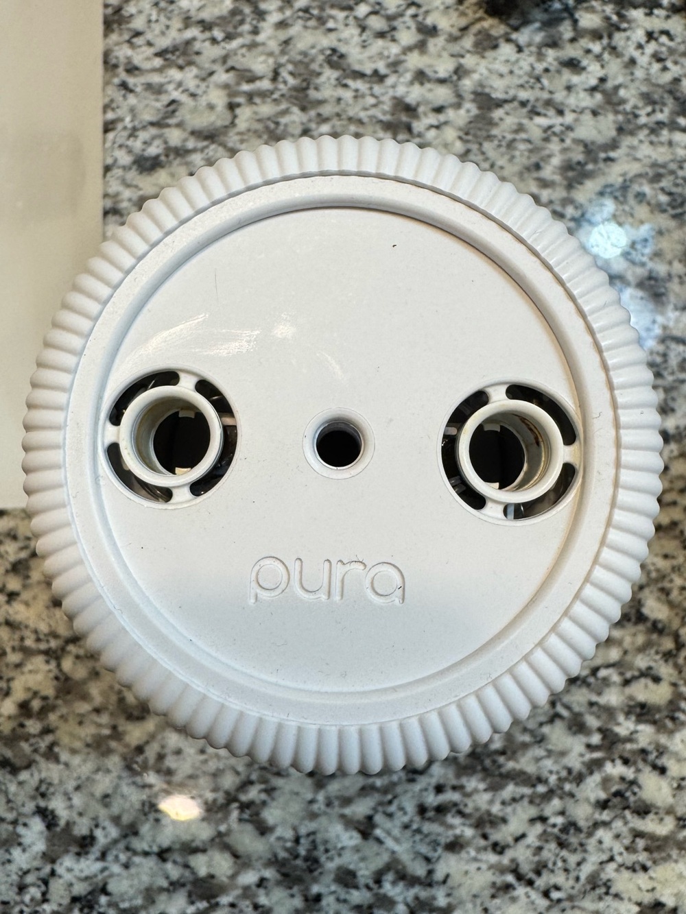Pura Smart Diffuser - Picture 3 of 4